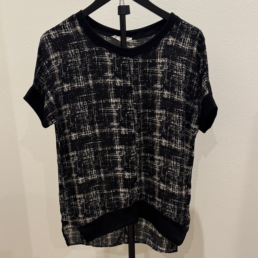 Lush Black and White Textured Short Sleeve Top